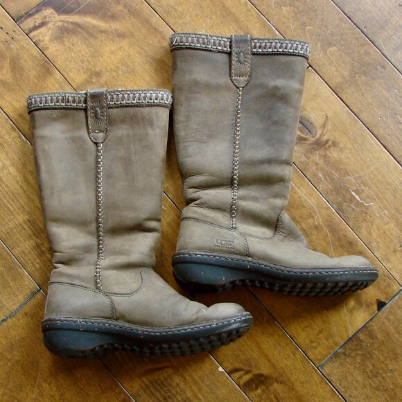 UGG Swell Tall Boots Leather Sheepskin Lined Size 6 - Picture 7 of 14